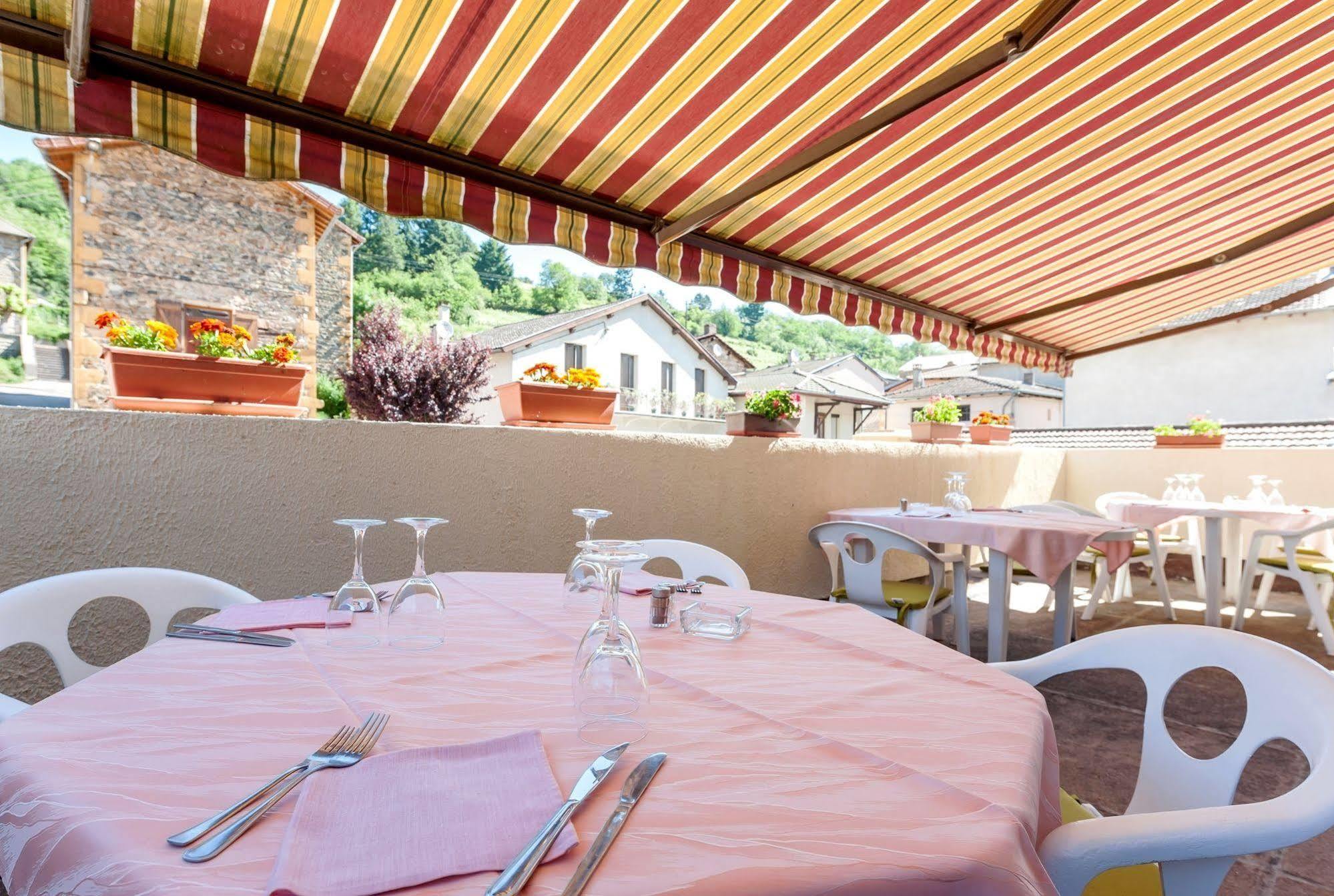 Hotel Restaurant Le Saint Clement エクステリア 写真